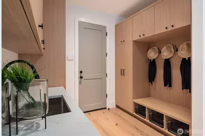 9812 NE 31st Street, Bellevue, WA 98004 - Photo 17