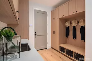 9812 NE 31st St, Bellevue, WA 98004 - Photo 17