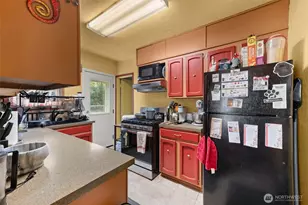 1407 Thurston Ave NE, Olympia, WA 98506 - Photo 9