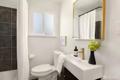 935 N 92nd Street, Seattle, WA 98103 - Photo 9