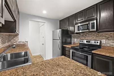 10110 NE 60th Street #104, Kirkland, WA 98033 - Photo 9