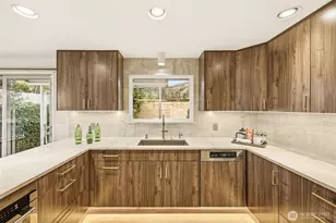 3601 NE 100th St, Seattle, WA 98125 - Photo 17