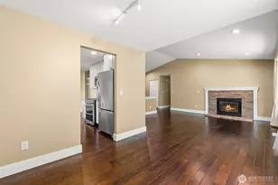 22706 NE 12th Pl, Sammamish, WA 98074 - Photo 9