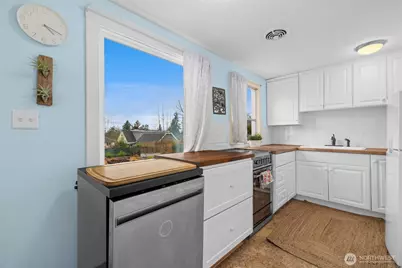 11437 Cornell Avenue S, Seattle, WA 98178 - Photo 9