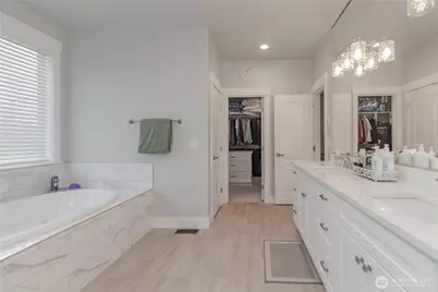 9409 9th Avenue Ct E, Tacoma, WA 98445 - Photo 27