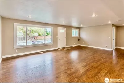 2241 S 252nd Street, Des Moines, WA 98198 - Photo 11