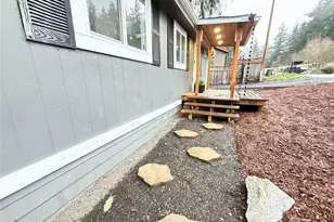 1040 NE Larson Blvd, Belfair, WA 98528 - Photo 9