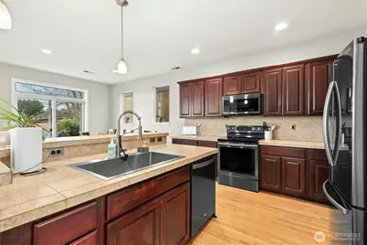 7725 12th Street SE, Lake Stevens, WA 98258 - Photo 7