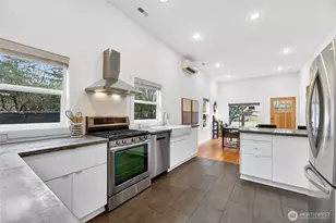 3528 SW 98th St, Seattle, WA 98126 - Photo 7