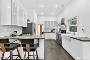 3528 SW 98th St, Seattle, WA 98126 - Photo 5