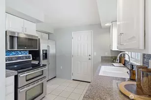 10409 39th Ave SW, Seattle, WA 98146 - Photo 13