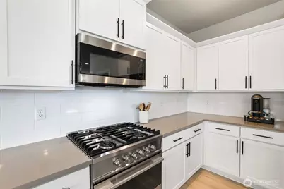 10445 11th Street E, Edgewood, WA 98372 - Photo 11