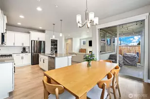 10445 11th St E, Edgewood, WA 98372 - Photo 13