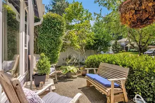 24310 SE 34th Pl, Sammamish, WA 98029 - Photo 3