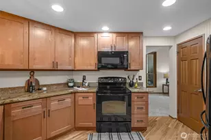 24310 SE 34th Pl, Sammamish, WA 98029 - Photo 9