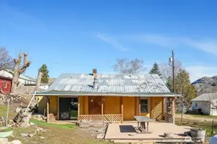 470 2nd St, Chelan Falls, WA 98817 - Photo 1