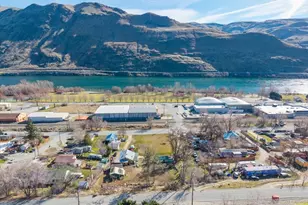 470 2nd St, Chelan Falls, WA 98817 - Photo 37