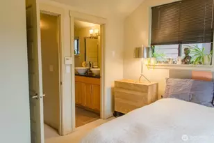 7937 Densmore Ave N, Seattle, WA 98103 - Photo 19