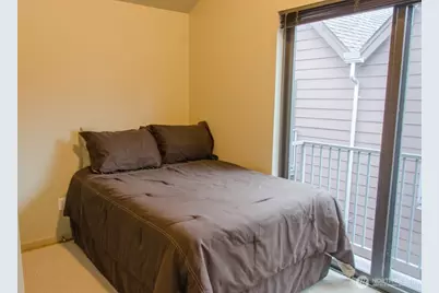 7937 Densmore Avenue N, Seattle, WA 98103 - Photo 23