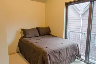 7937 Densmore Ave N, Seattle, WA 98103 - Photo 23