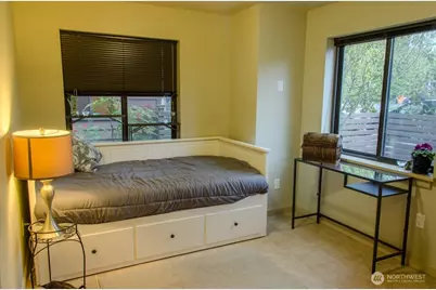 7937 Densmore Avenue N, Seattle, WA 98103 - Photo 5