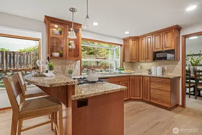 14216 SE 51st Street, Bellevue, WA 98006 - Photo 9