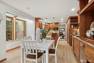 14216 SE 51st St, Bellevue, WA 98006 - Photo 13