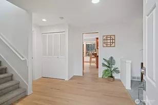 14216 SE 51st St, Bellevue, WA 98006 - Photo 3