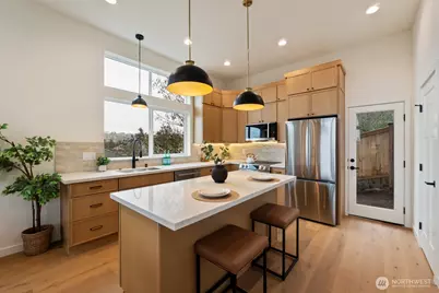 2213 W Bertona Street, Seattle, WA 98199 - Photo 9