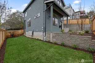 2213 W Bertona St, Seattle, WA 98199 - Photo 31