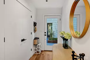 1233 E Roy St, Seattle, WA 98102 - Photo 3