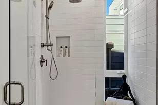 1233 E Roy St, Seattle, WA 98102 - Photo 23