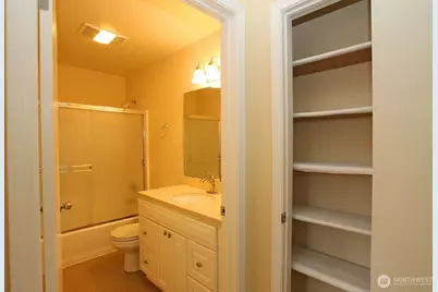 214 W McGraw Street #303, Seattle, WA 98119 - Photo 11