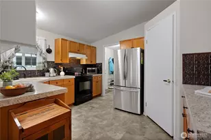 8515 37th St Ct E, Puyallup, WA 98371 - Photo 9