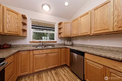 235 E Heights Place, Belfair, WA 98528 - Photo 17