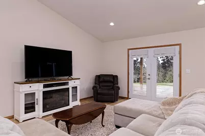 235 E Heights Place, Belfair, WA 98528 - Photo 19