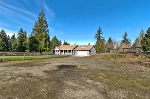 235 E Heights Pl N, Belfair, WA 98528 - Photo 9