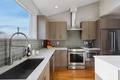 1230 W Emerson Street, Seattle, WA 98119 - Photo 11