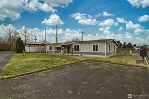 806 SE Mockingbird Dr, College Place, WA 99324 - Photo 35