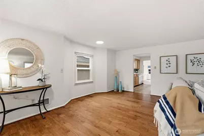 921 N 50th Street, Seattle, WA 98103 - Photo 11