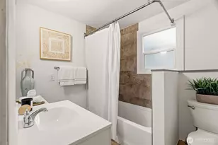 921 N 50th St, Seattle, WA 98103 - Photo 19