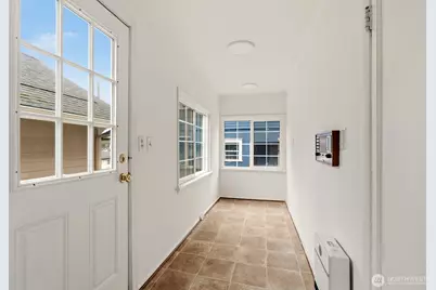 921 N 50th Street, Seattle, WA 98103 - Photo 17