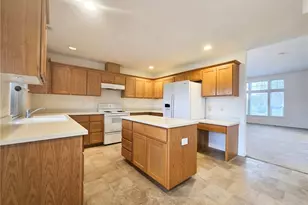 2727 180th St E, Tacoma, WA 98445 - Photo 7