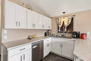 1529 W 13th St, Port Angeles, WA 98363 - Photo 5