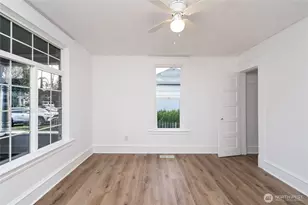 1016 E Orange Ave, Burlington, WA 98233 - Photo 9