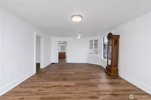 1016 E Orange Ave, Burlington, WA 98233 - Photo 5