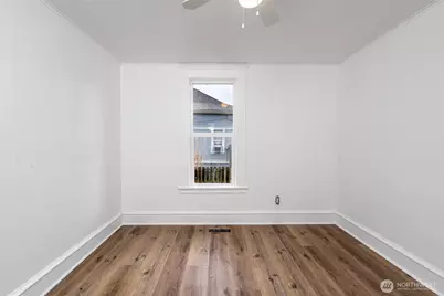 1016 E Orange Avenue, Burlington, WA 98233 - Photo 11