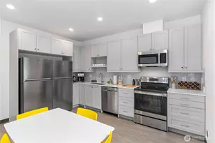 2613 3rd Ave W, Seattle, WA 98119 - Photo 3