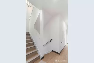 2613 3rd Avenue W, Seattle, WA 98119 - Photo 5