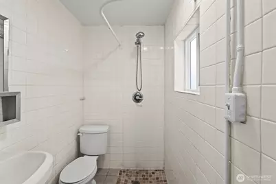 10916 Yakima Avenue S, Tacoma, WA 98444 - Photo 13